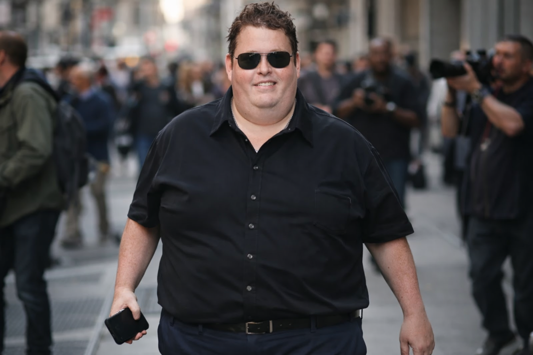 billy gardell net worth